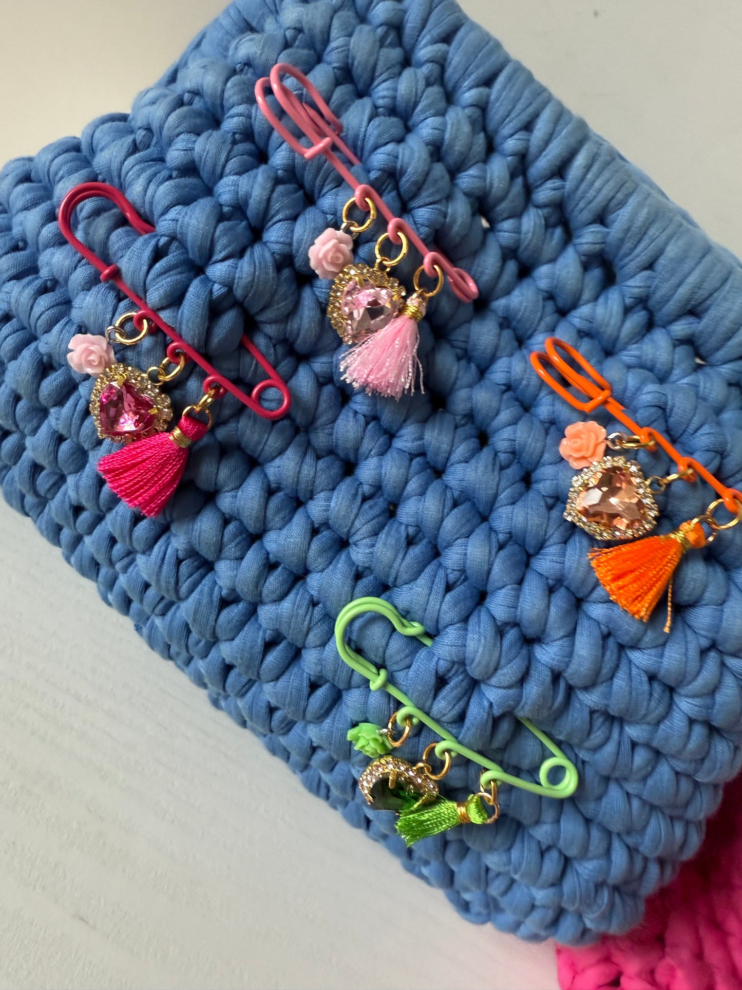 Spilla 3 charms
