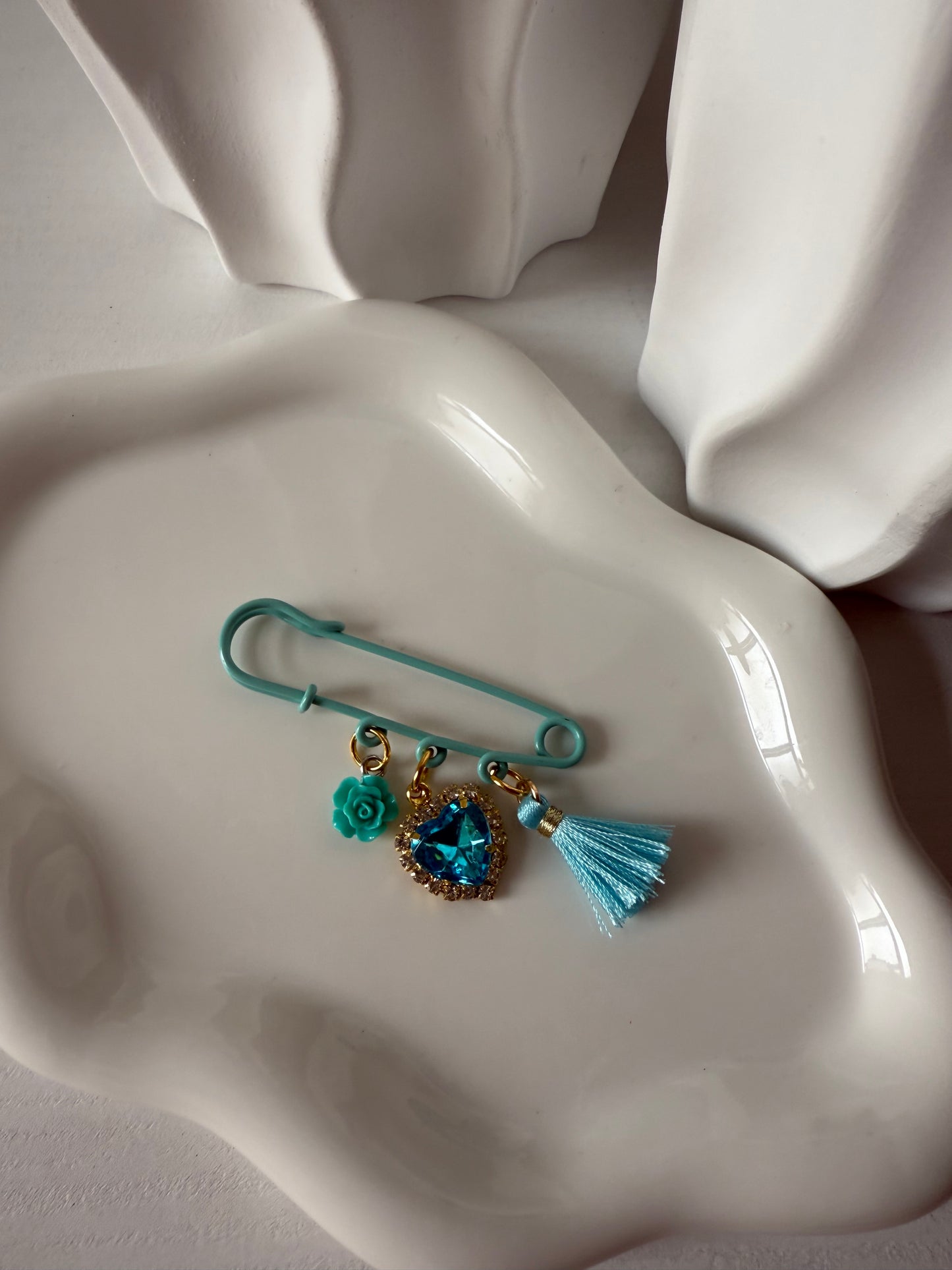 Spilla 3 charms