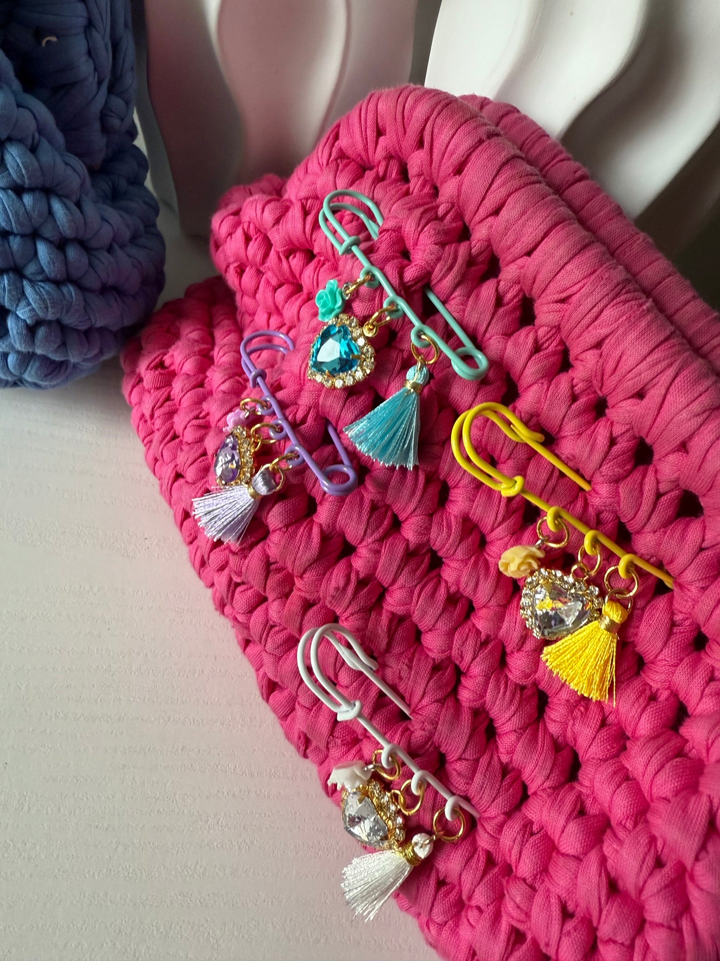 Spilla 3 charms